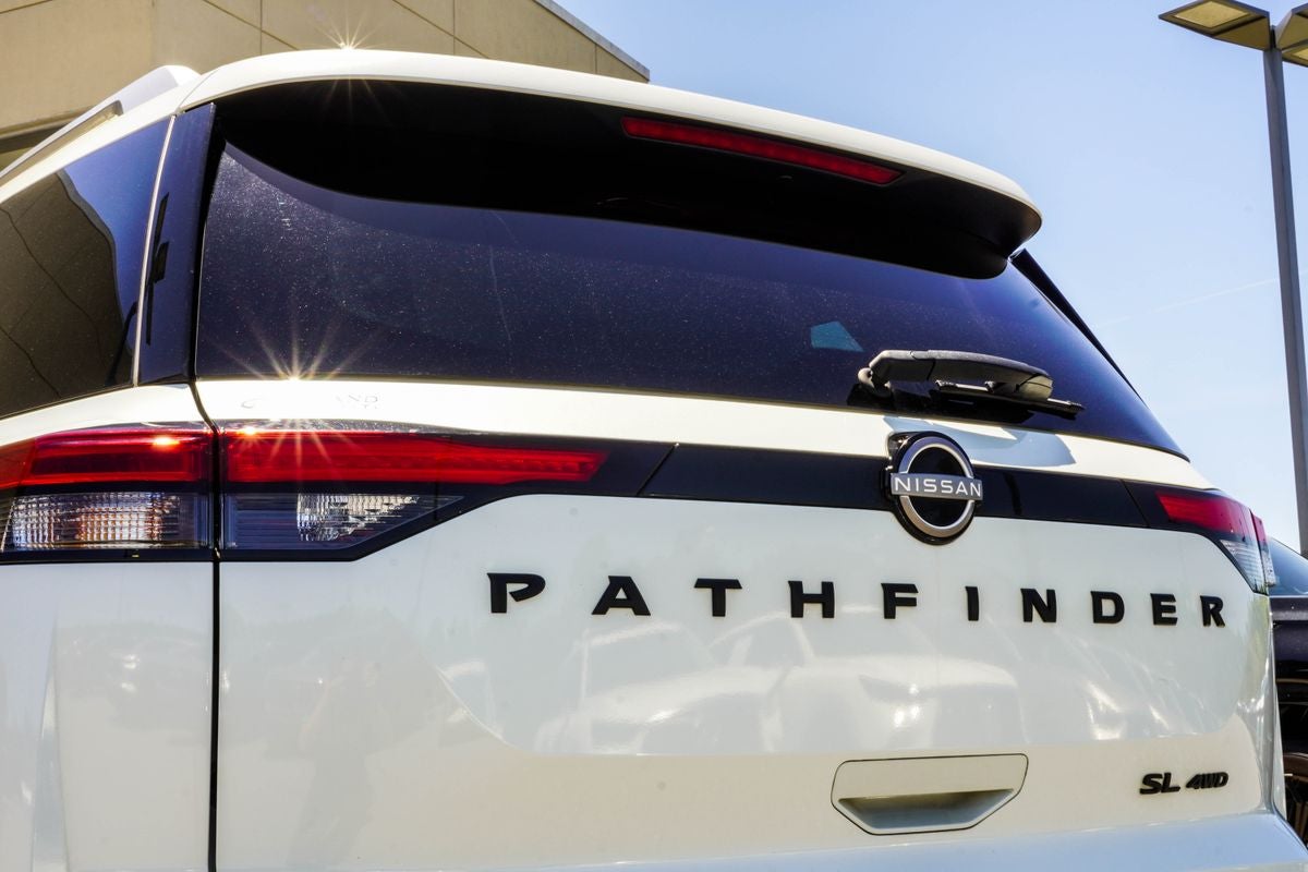 2023 Nissan Pathfinder SL