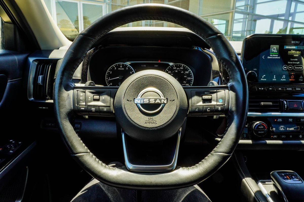 2023 Nissan Pathfinder SL