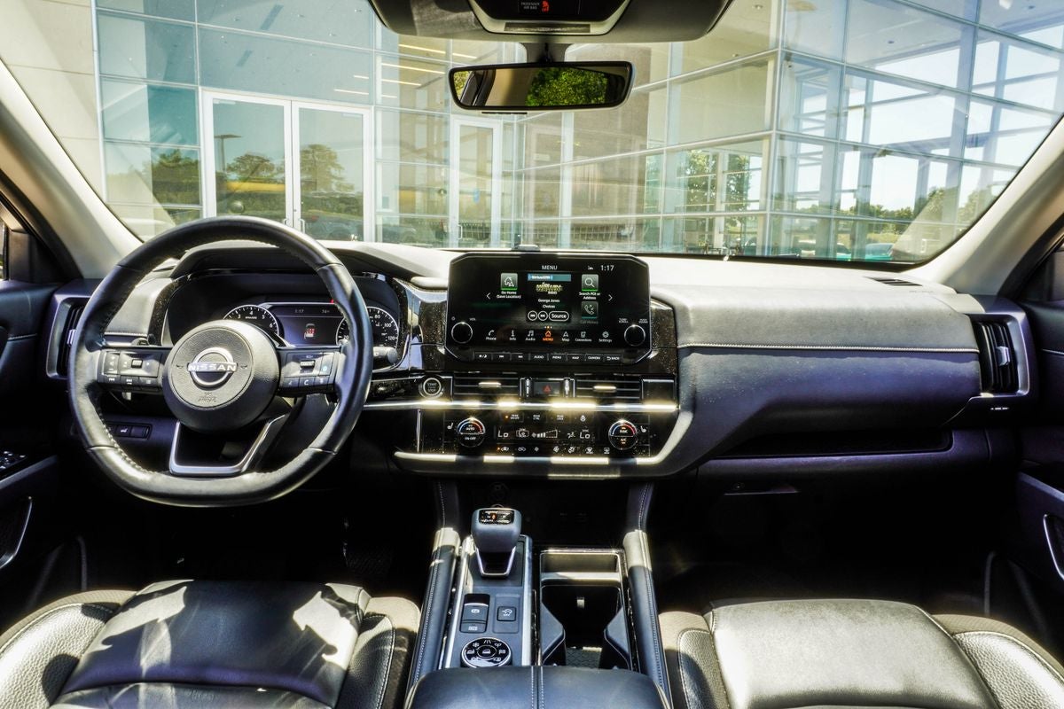 2023 Nissan Pathfinder SL