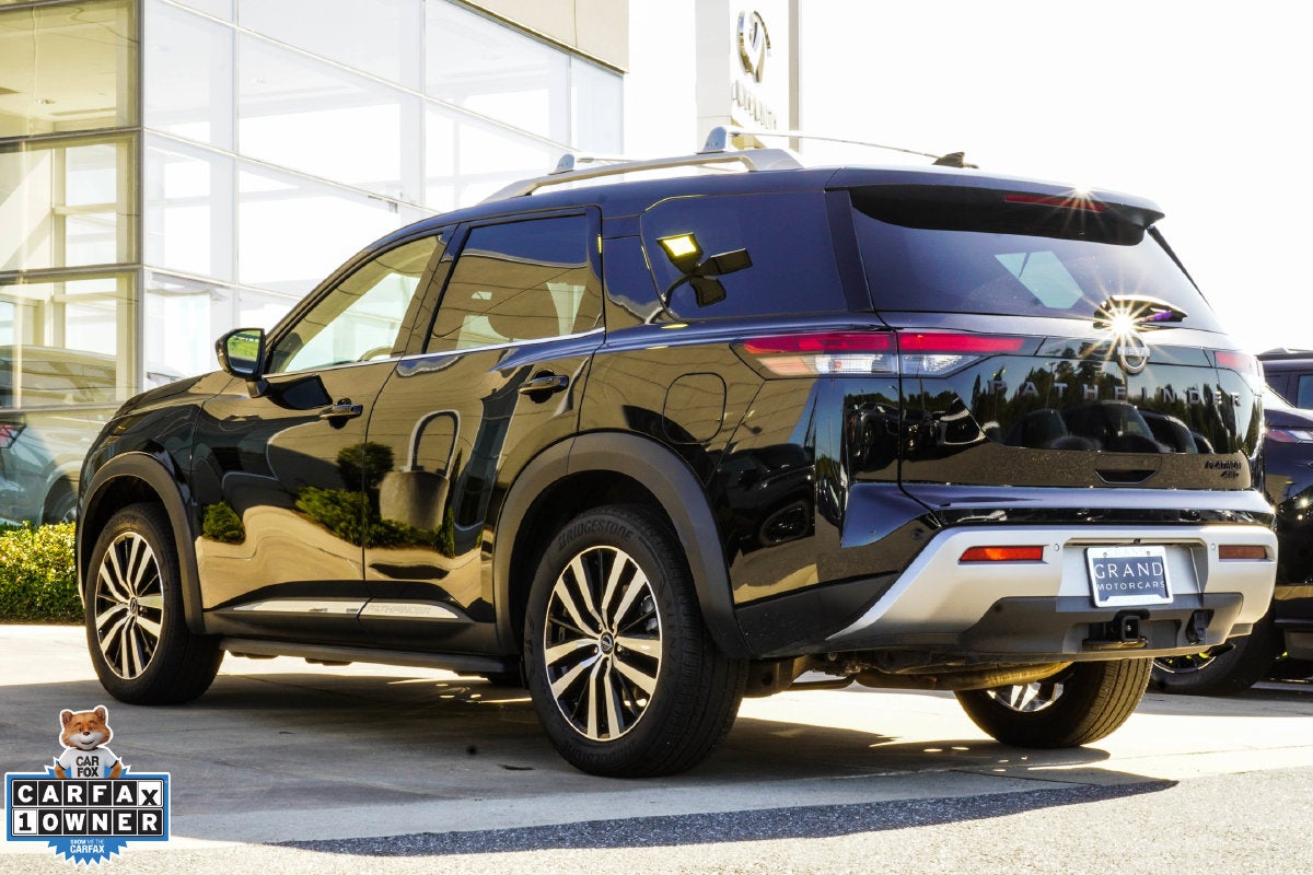 2025 Nissan Pathfinder Platinum