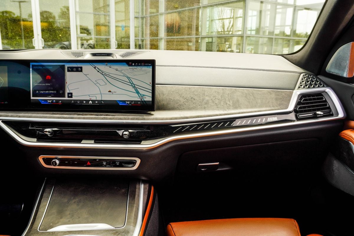 2024 BMW X7 M60i