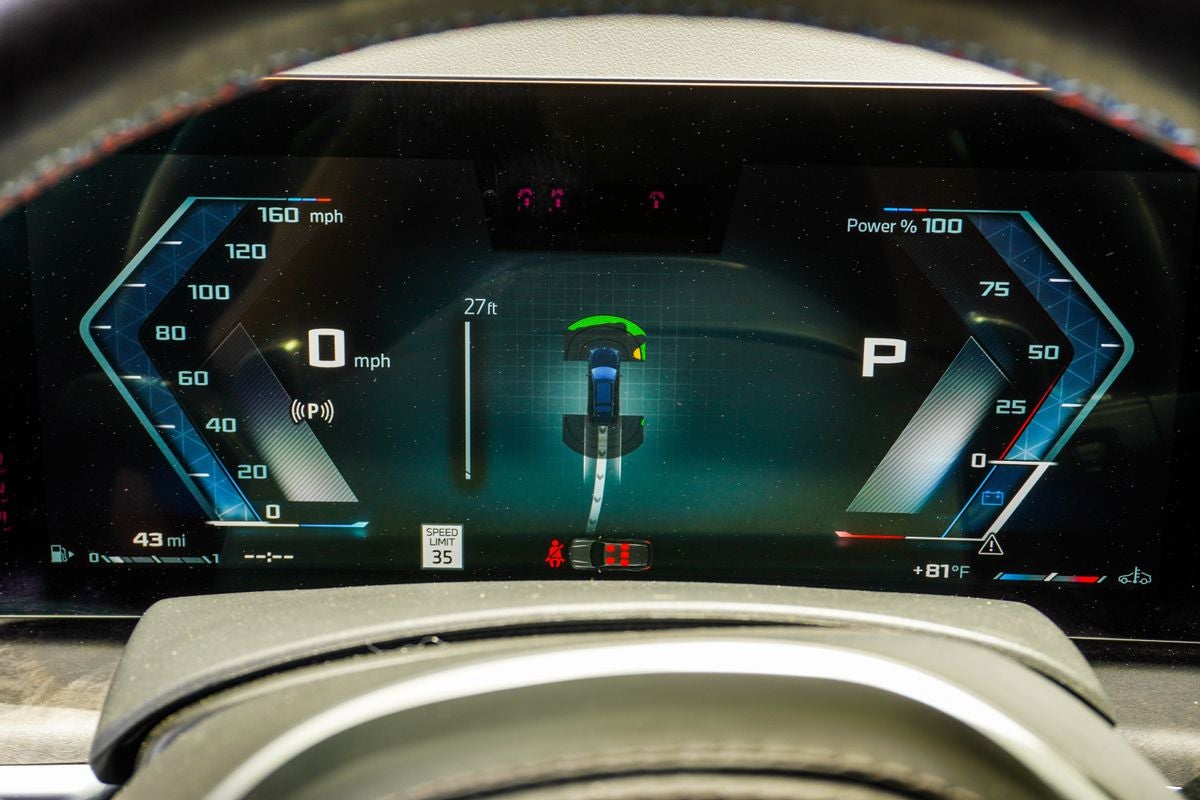 2024 BMW X7 M60i