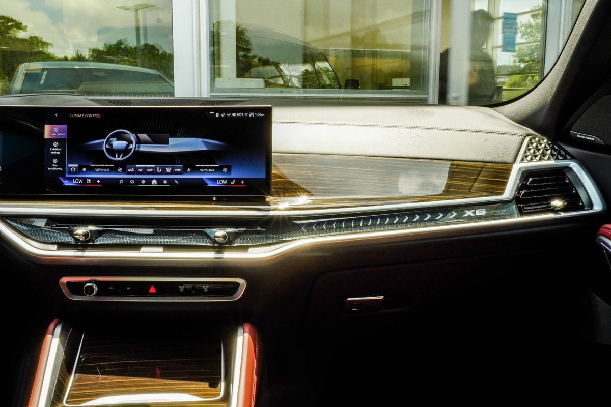 2025 BMW X6 xDrive40i
