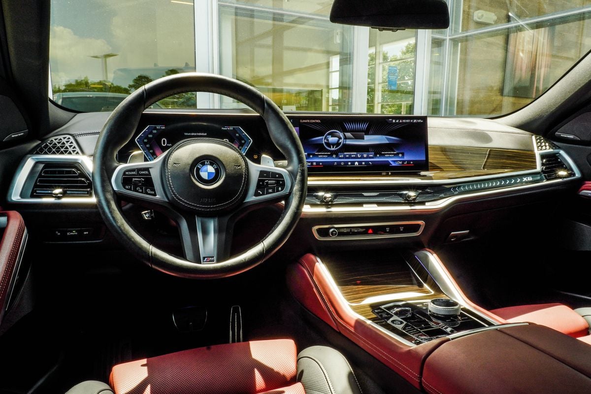 2025 BMW X6 xDrive40i