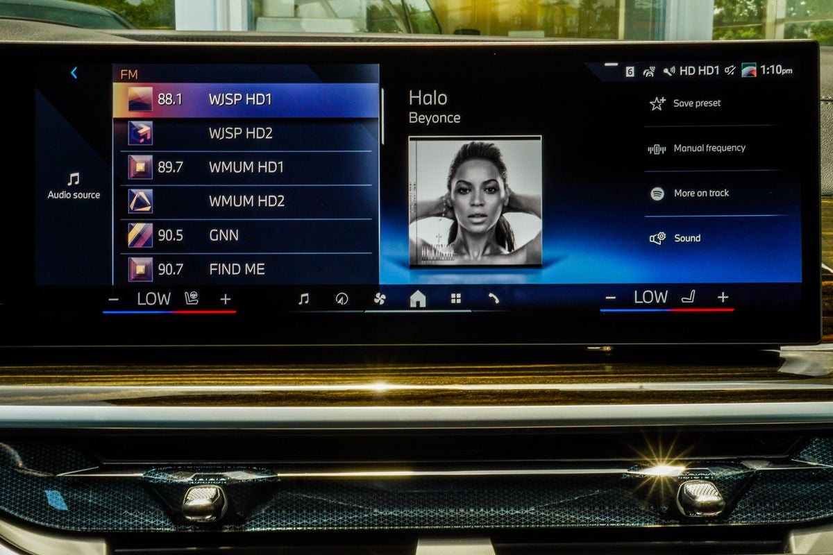 2025 BMW X6 xDrive40i