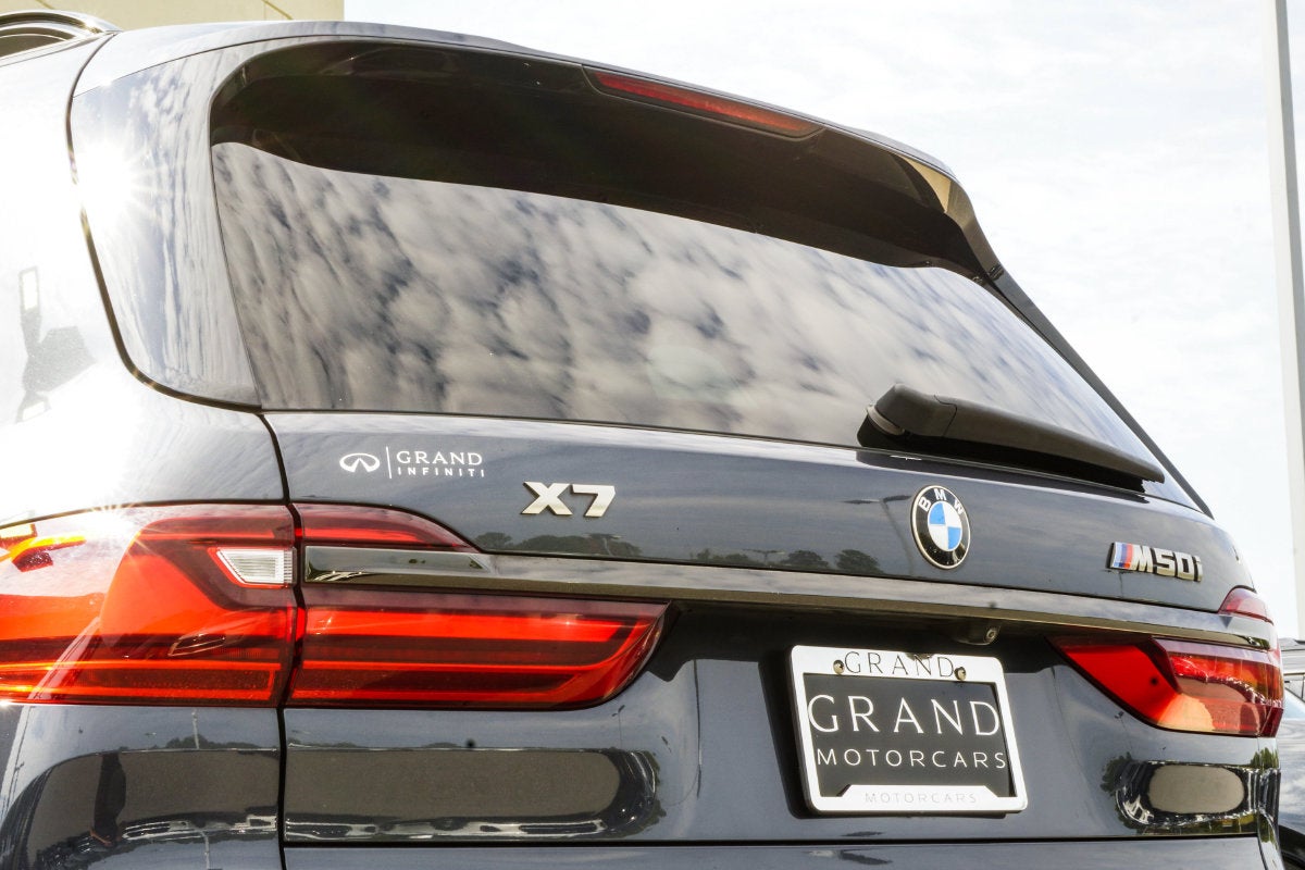 2021 BMW X7 M50i