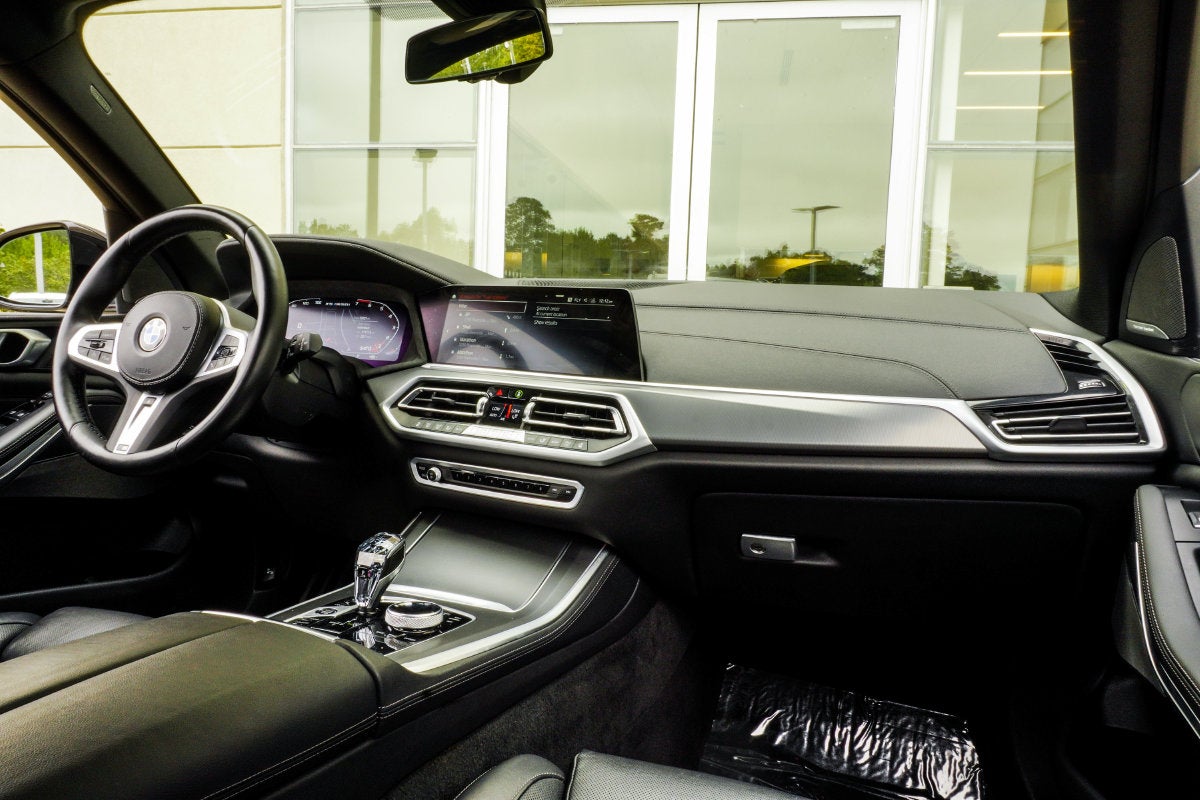 2022 BMW X5 M50i