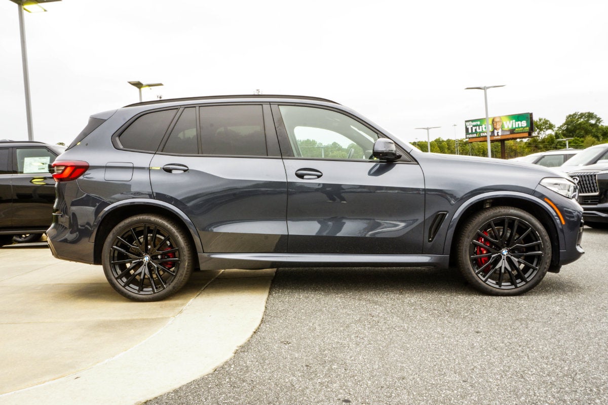 2022 BMW X5 M50i