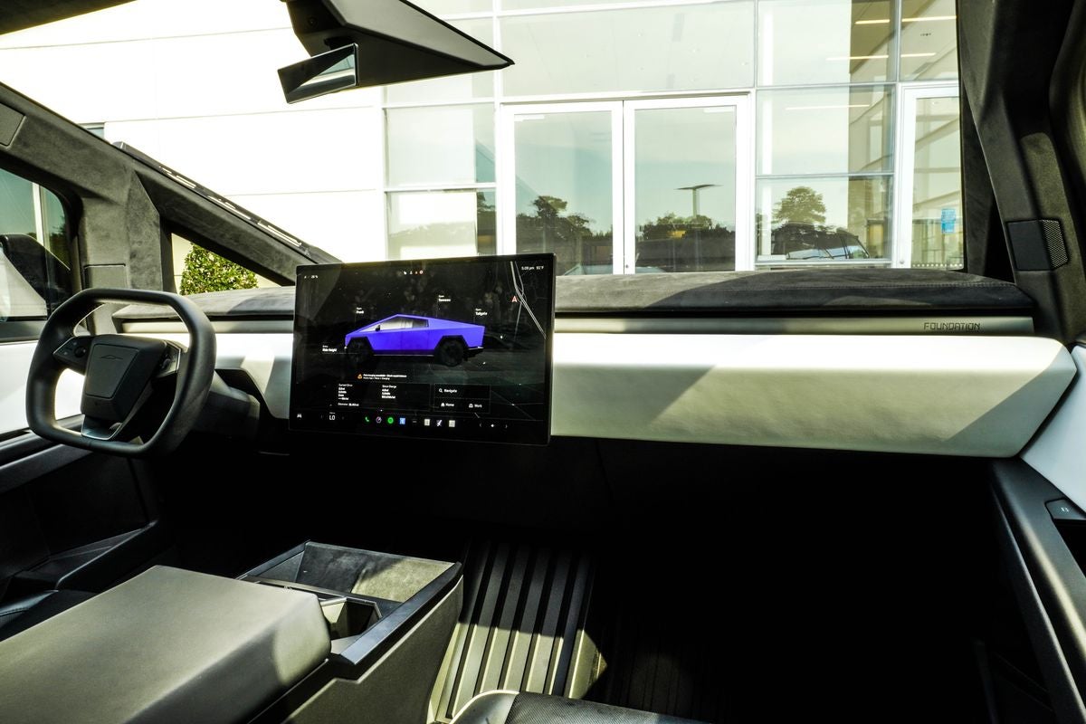 2024 Tesla Cybertruck Cyberbeast