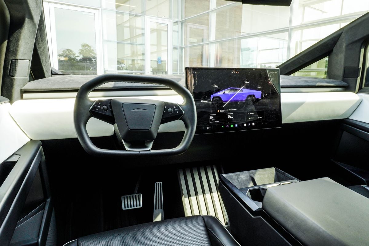 2024 Tesla Cybertruck Cyberbeast