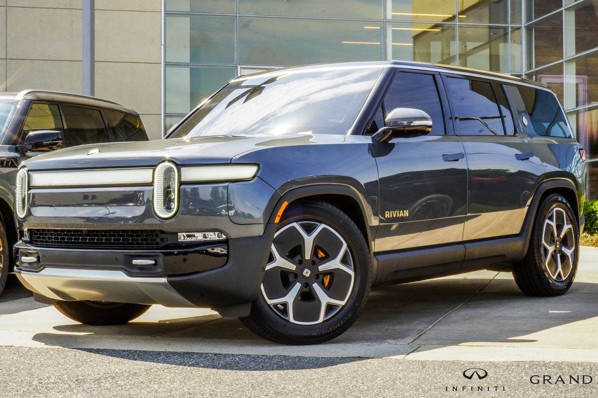 2024 Rivian R1S Adventure