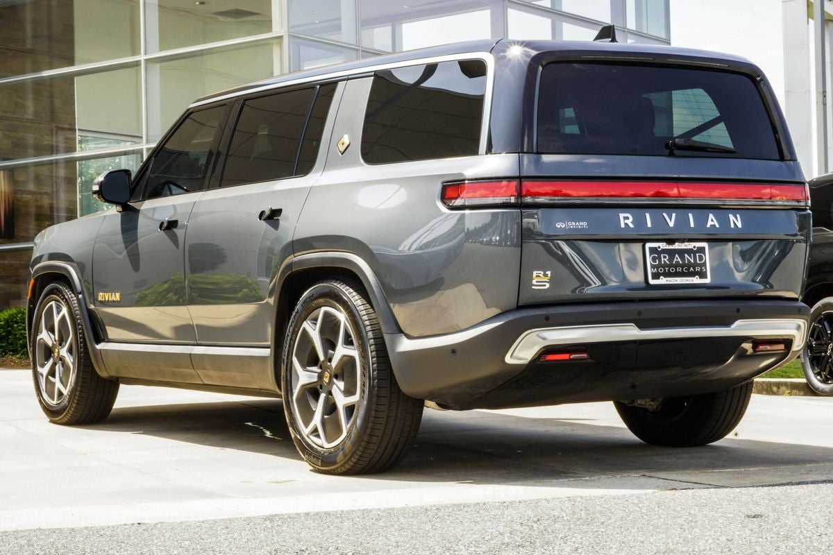 2024 Rivian R1S Adventure