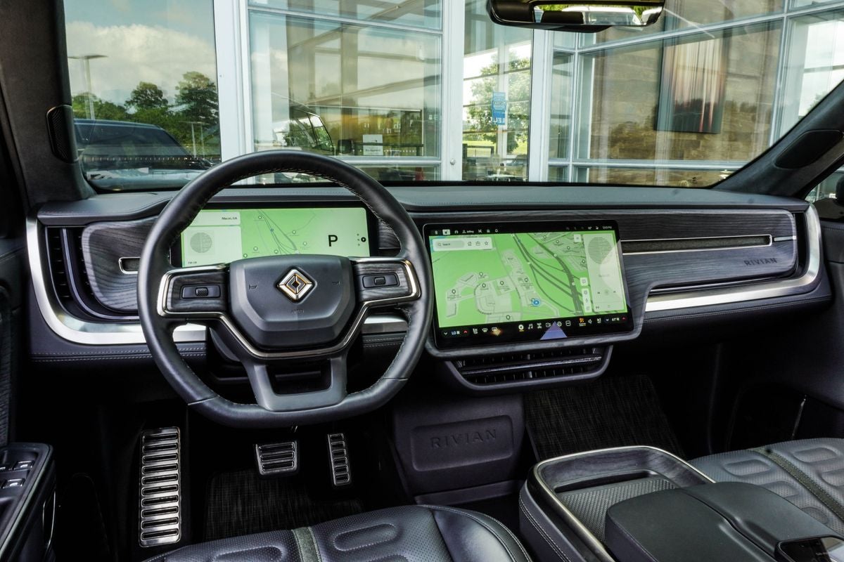2024 Rivian R1S Adventure