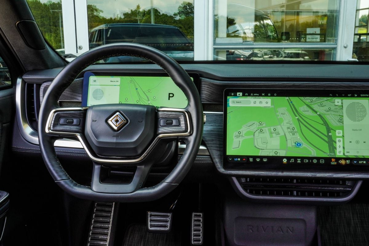 2024 Rivian R1S Adventure