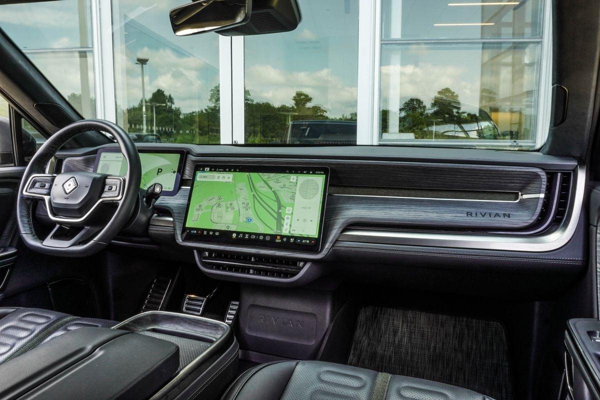 2024 Rivian R1S Adventure