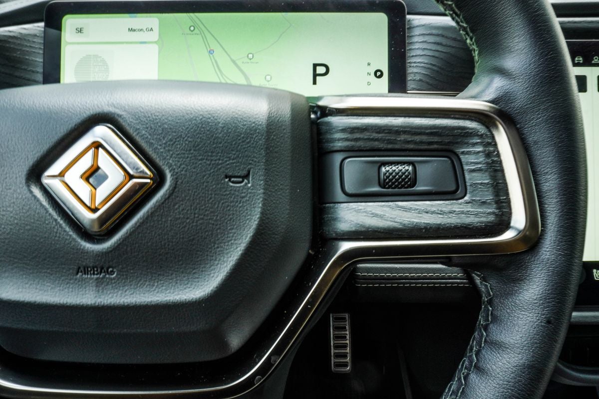 2024 Rivian R1S Adventure