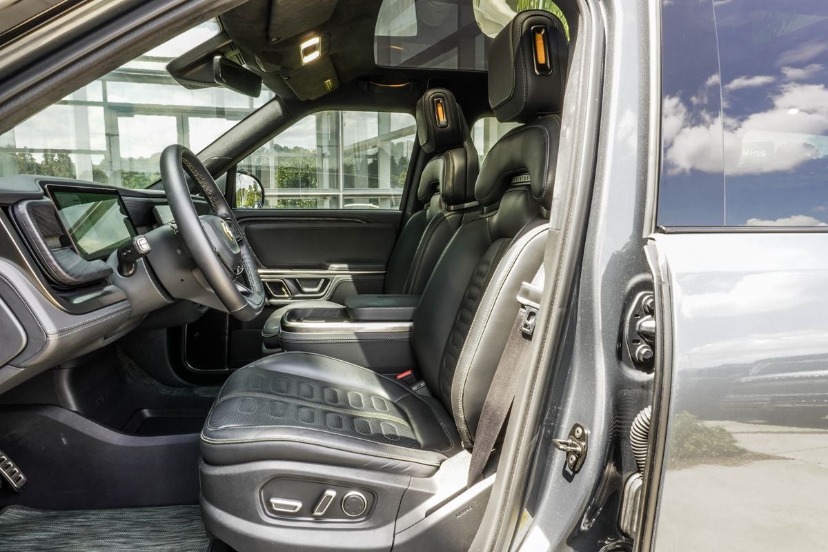 2024 Rivian R1S Adventure