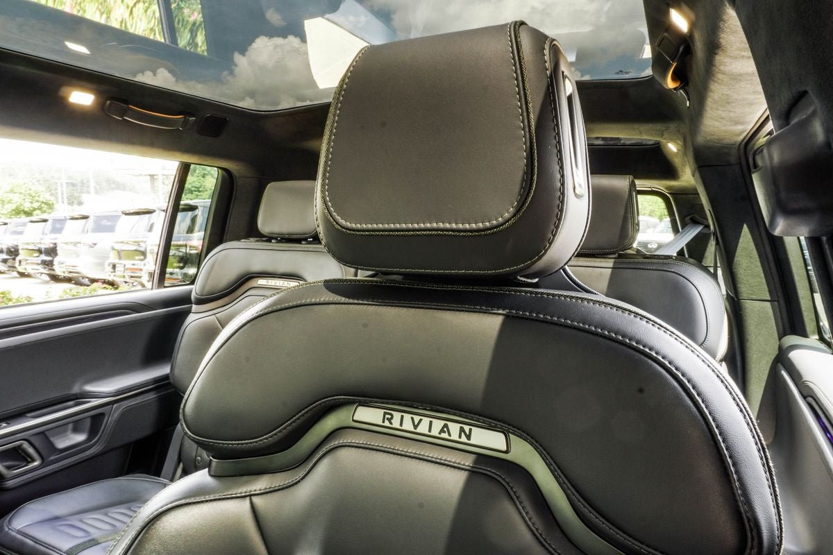 2024 Rivian R1S Adventure