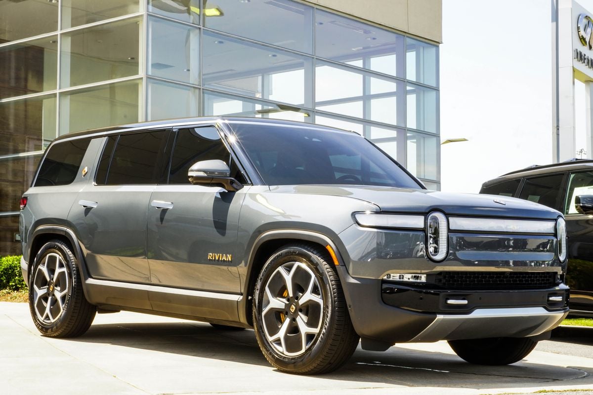 2024 Rivian R1S Adventure