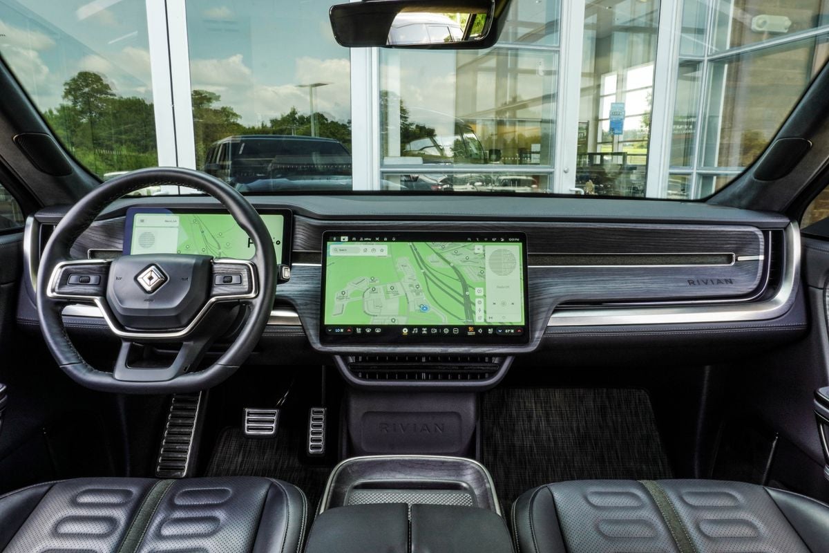 2024 Rivian R1S Adventure