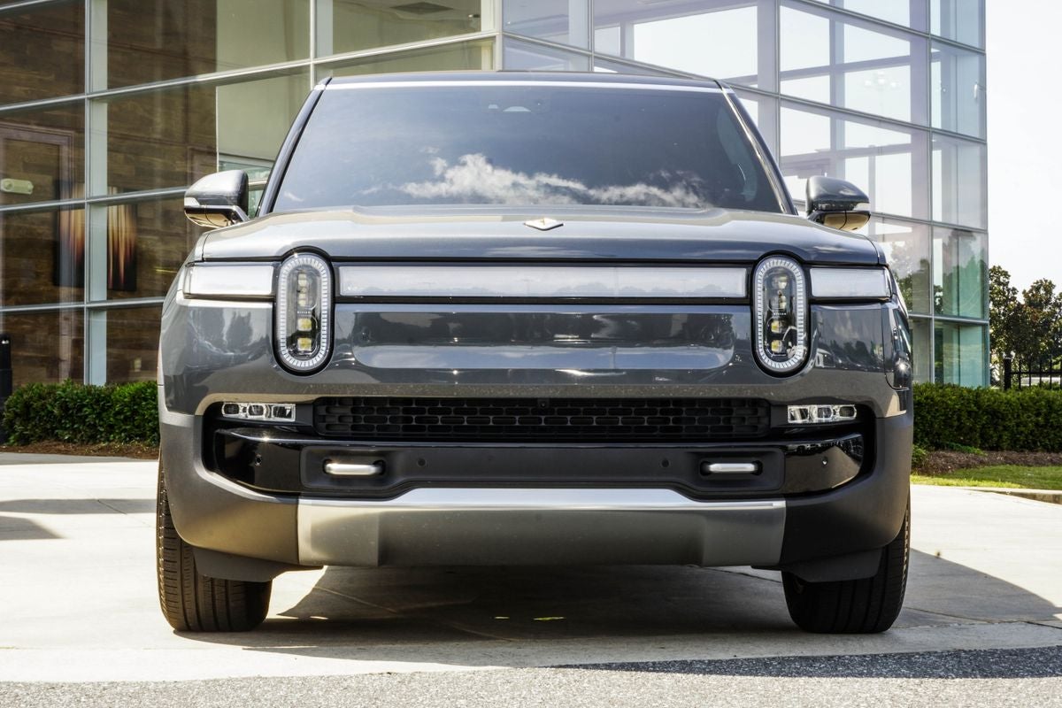 2024 Rivian R1S Adventure