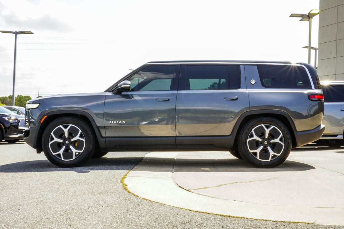 2024 Rivian R1S Adventure