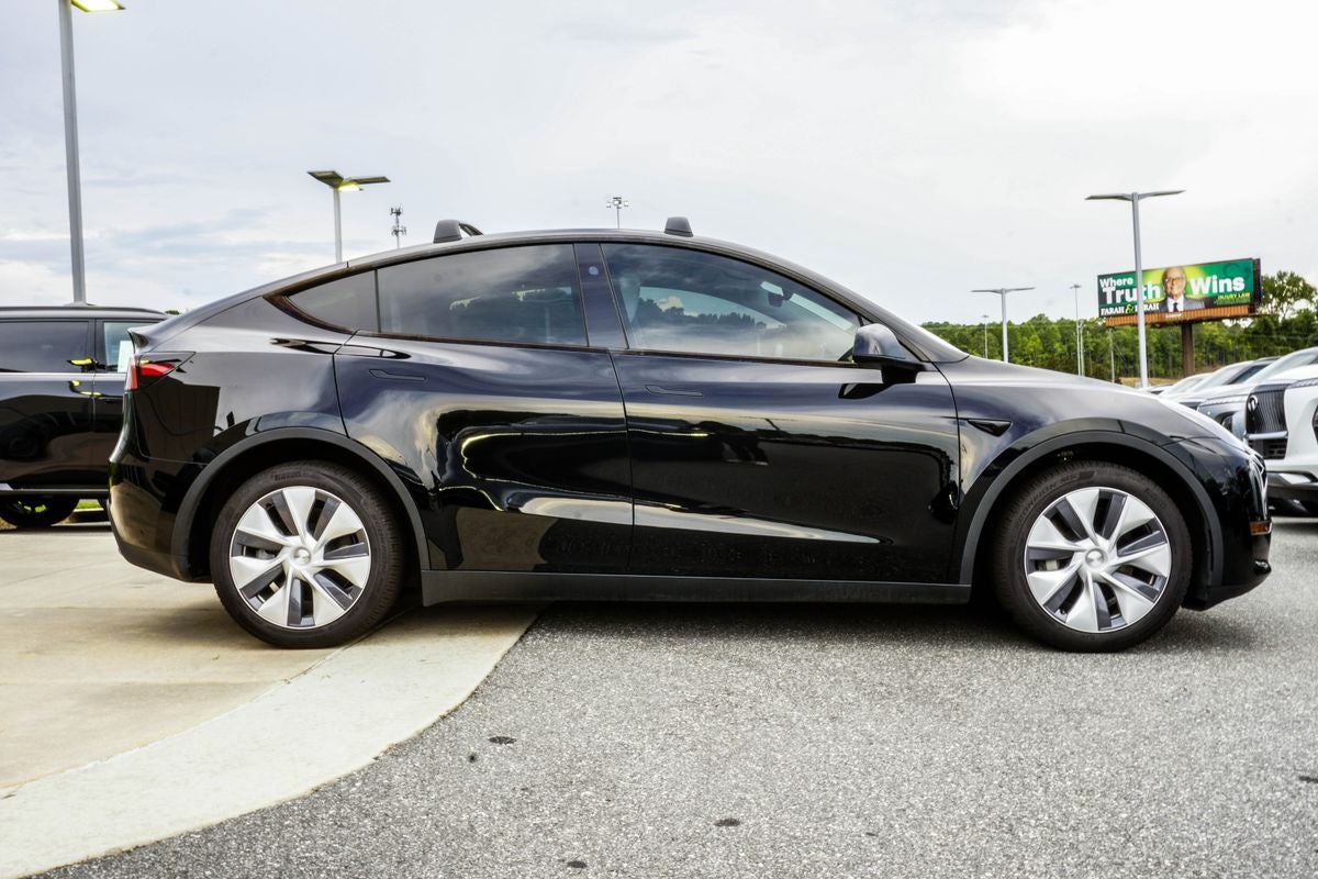 2024 Tesla Model Y Long Range