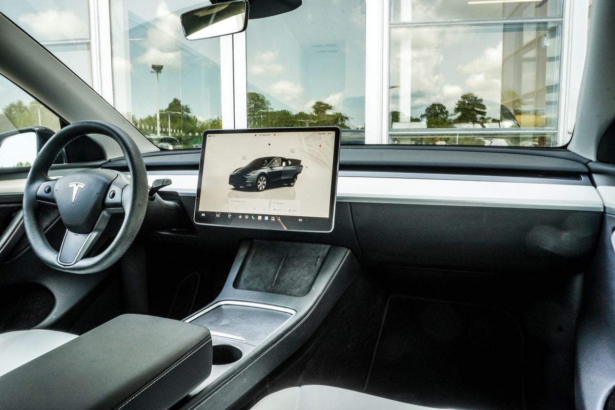 2024 Tesla Model Y Long Range