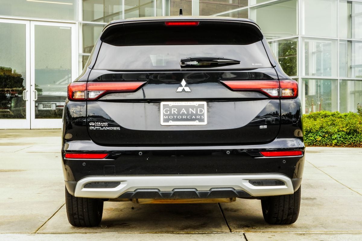 2022 Mitsubishi Outlander SE