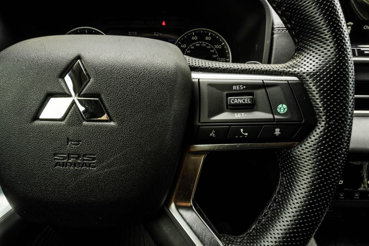 2022 Mitsubishi Outlander SE