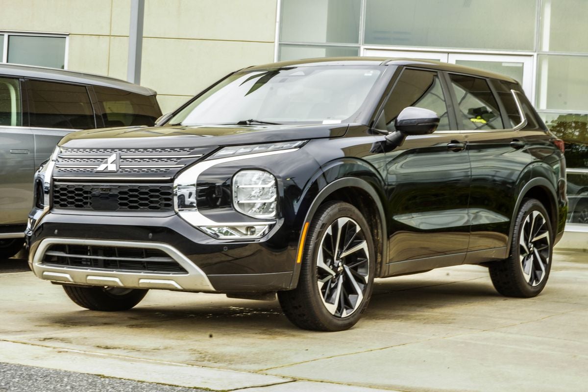 2022 Mitsubishi Outlander SE