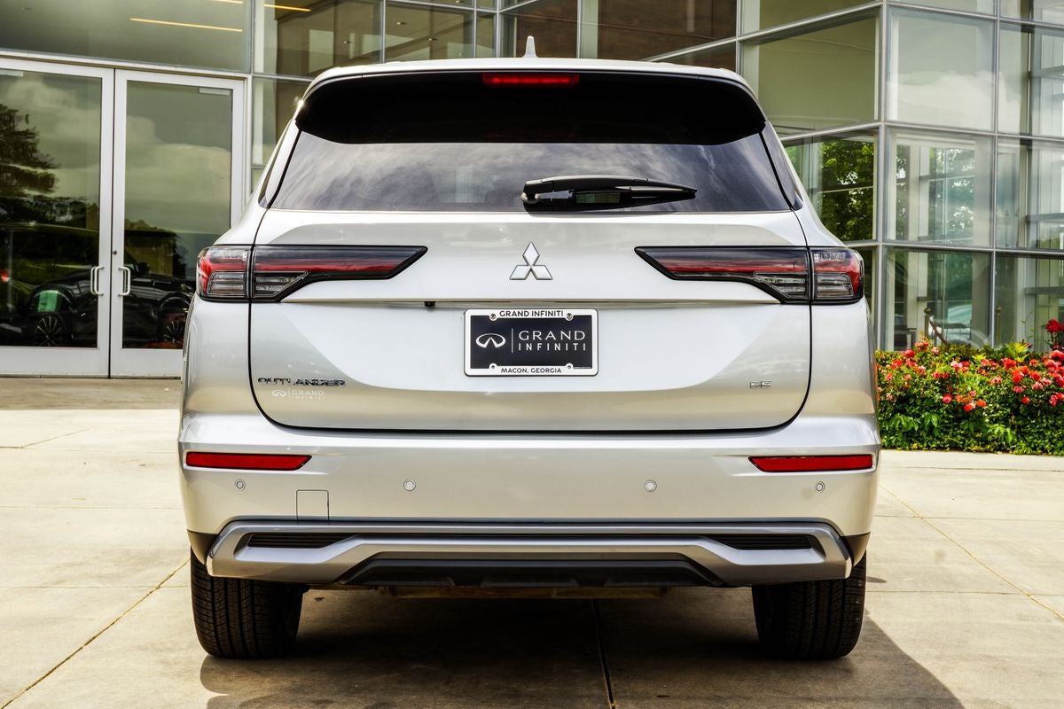 2025 Mitsubishi Outlander SE