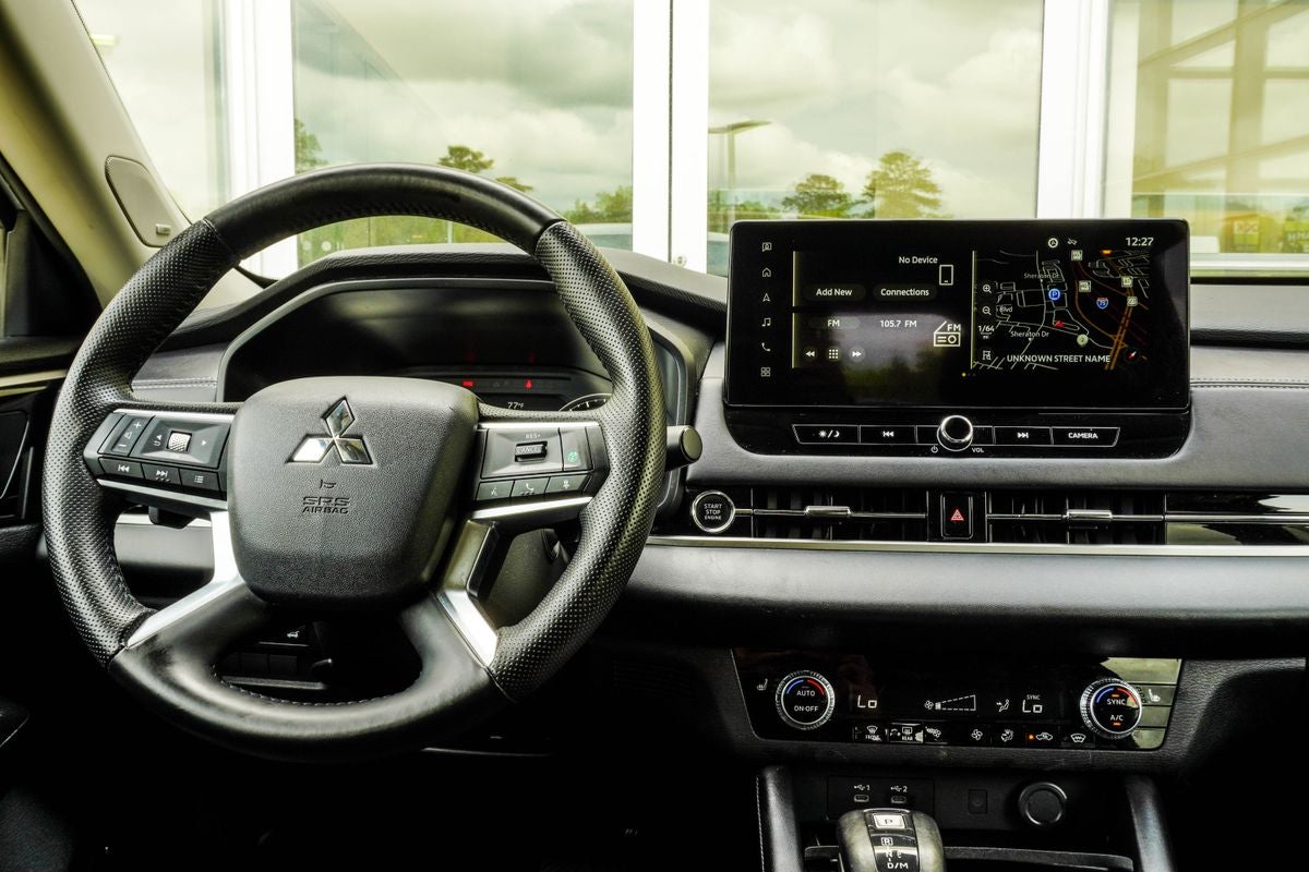 2025 Mitsubishi Outlander SE