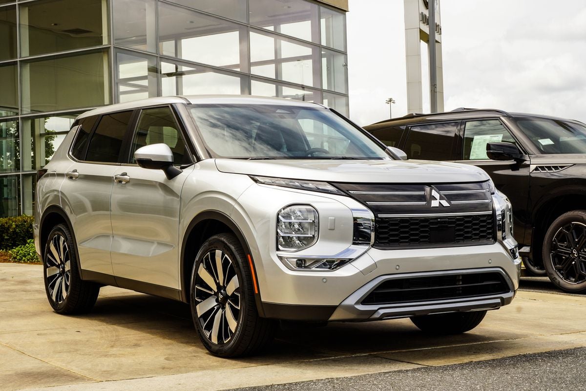 2025 Mitsubishi Outlander SE
