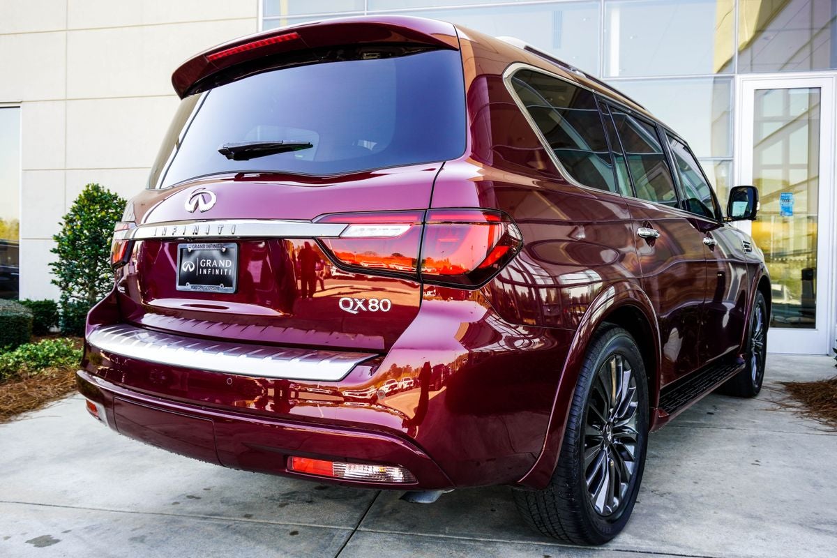 2022 INFINITI QX80 Premium Select