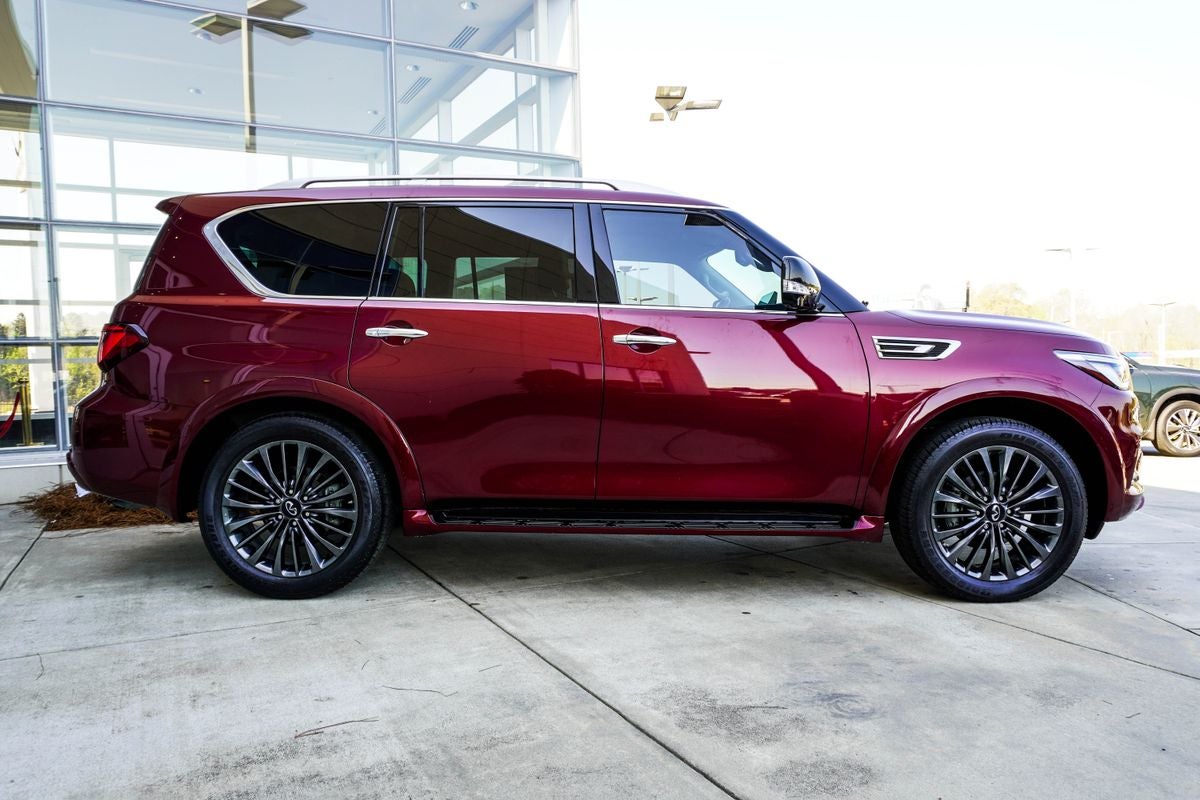 2022 INFINITI QX80 Premium Select