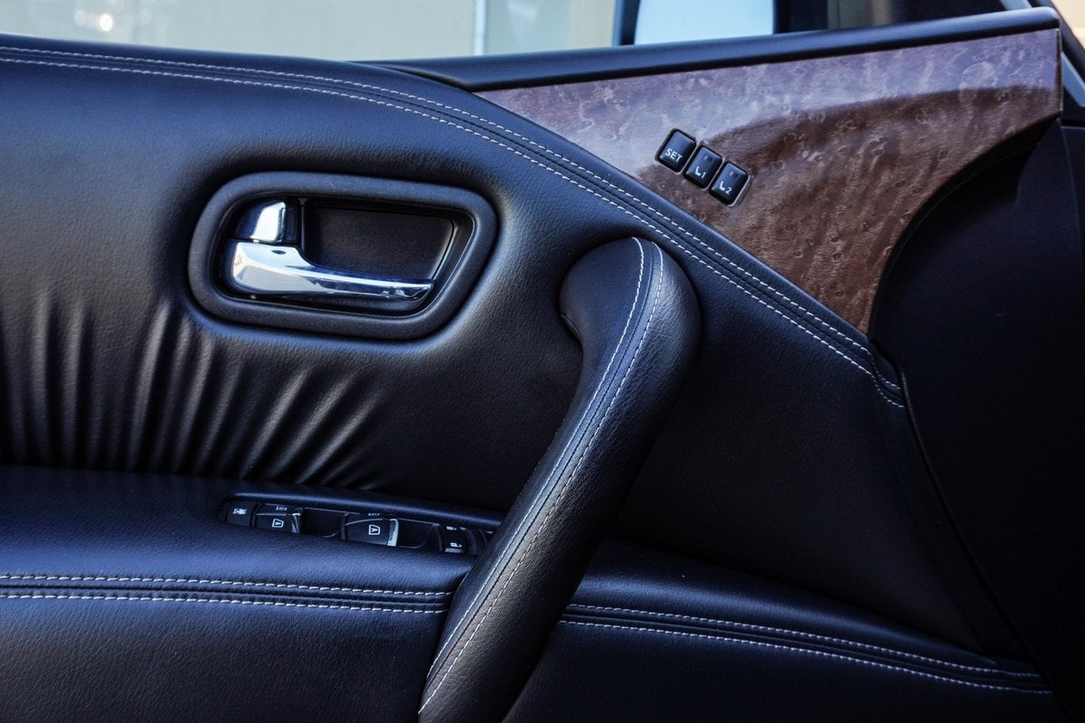 2017 INFINITI QX80 Base