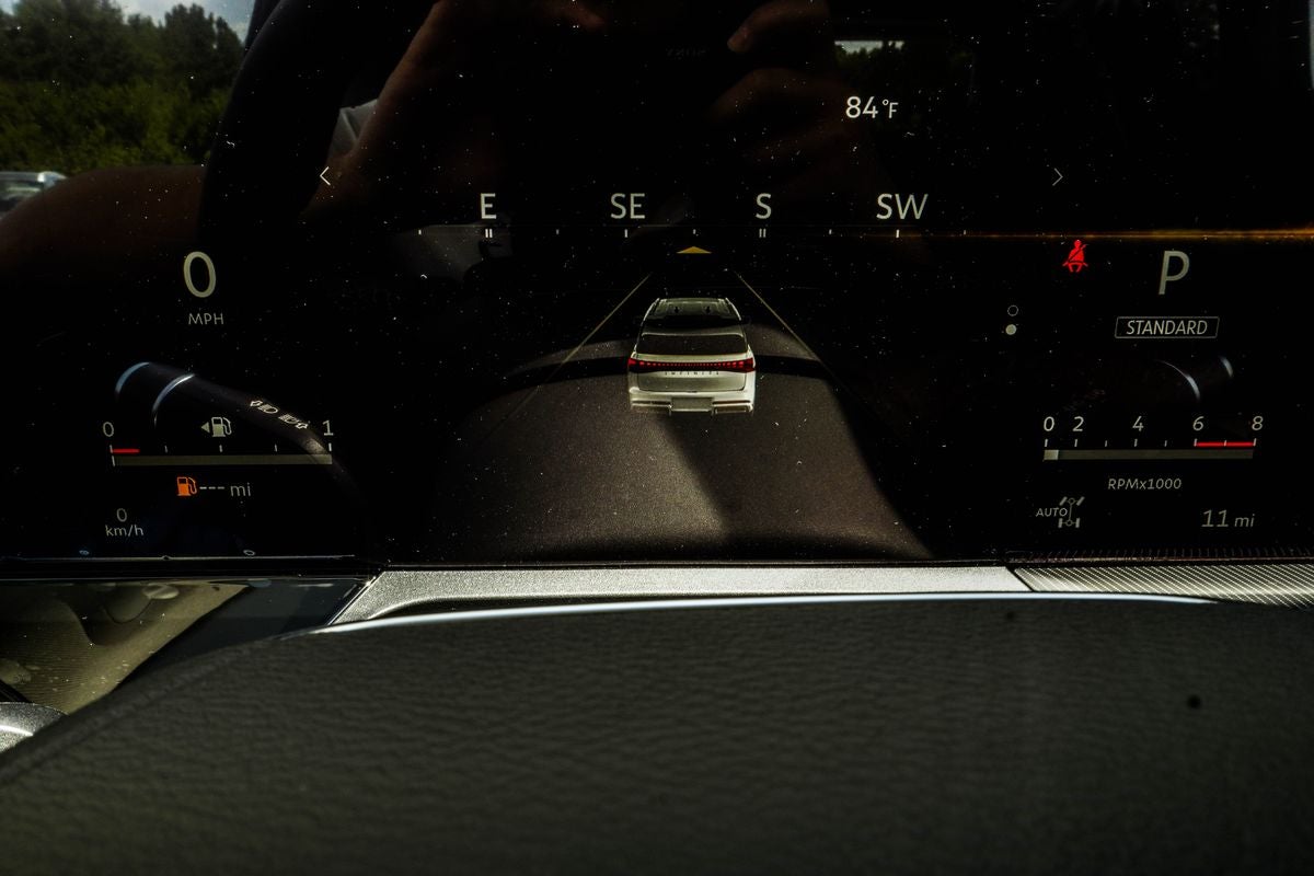 2027 INFINITI QX80 PURE