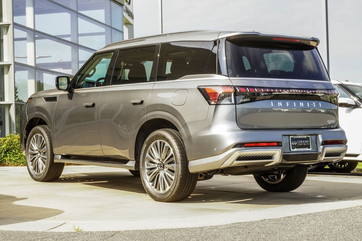 2027 INFINITI QX80 LUXE
