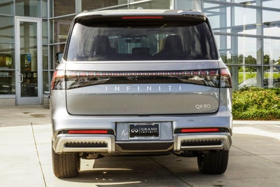 2027 INFINITI QX80 LUXE