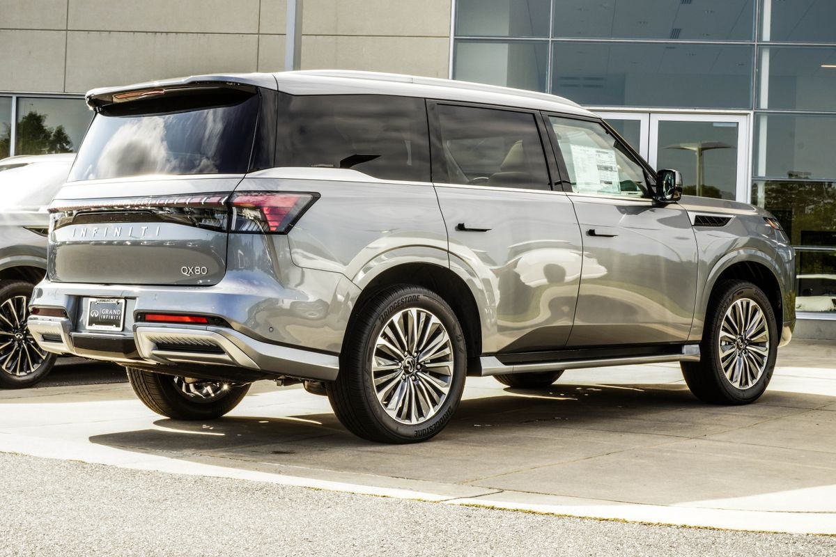 2027 INFINITI QX80 LUXE