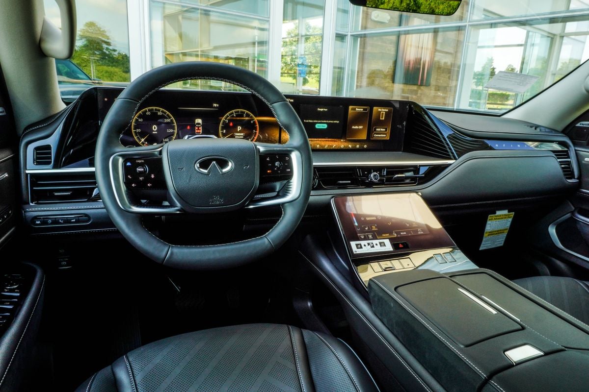 2027 INFINITI QX80 LUXE