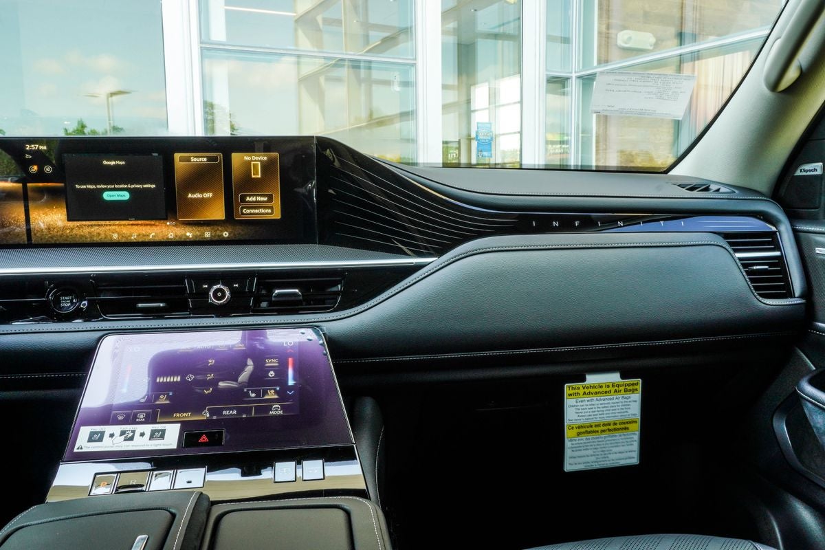 2027 INFINITI QX80 LUXE