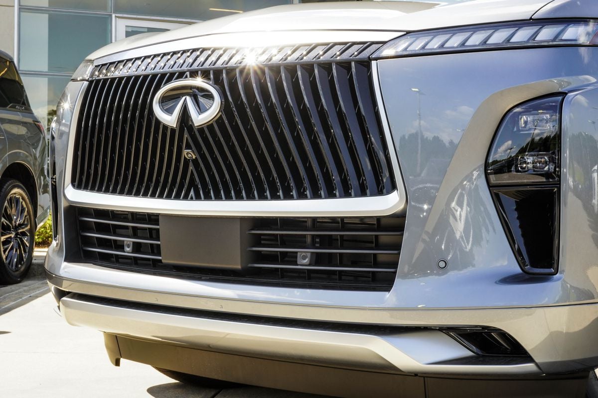 2027 INFINITI QX80 LUXE