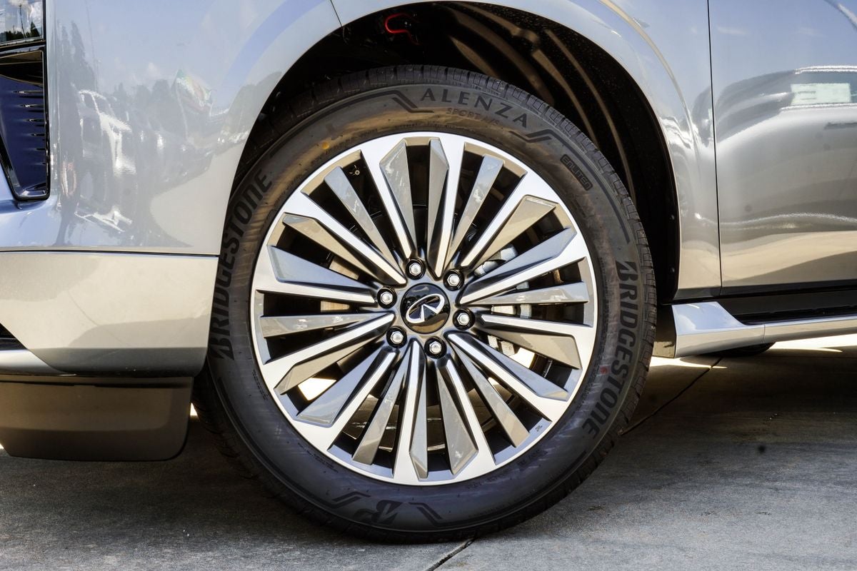 2027 INFINITI QX80 LUXE