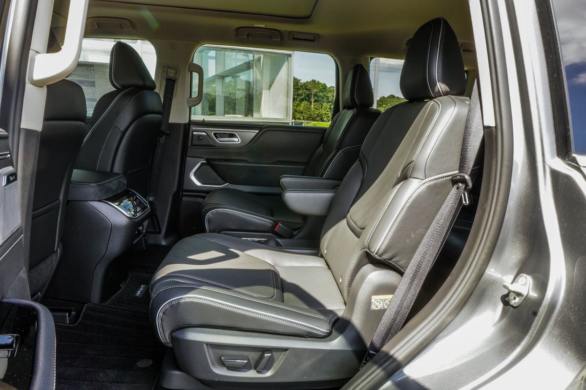2027 INFINITI QX80 LUXE