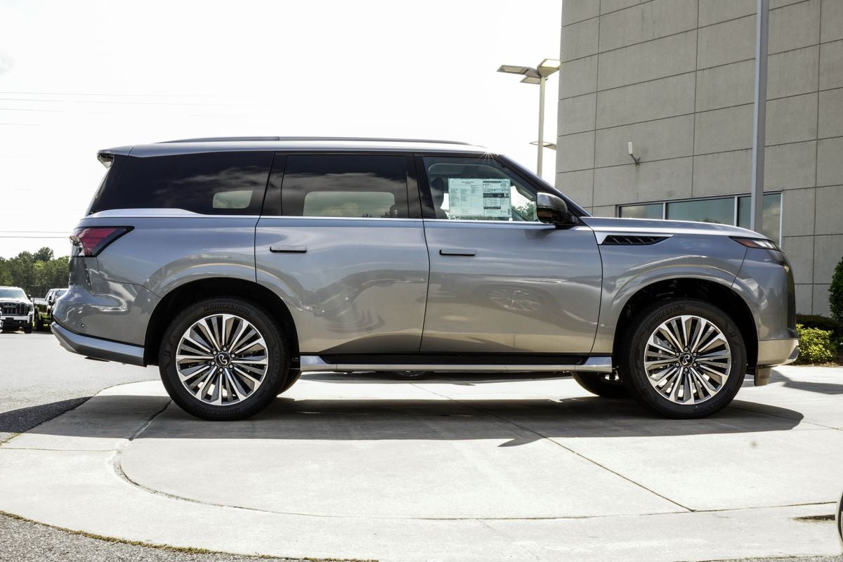 2027 INFINITI QX80 LUXE
