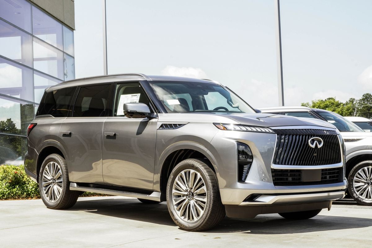 2027 INFINITI QX80 LUXE