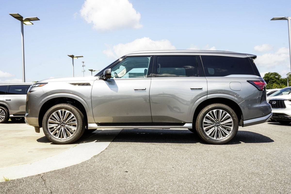 2027 INFINITI QX80 LUXE