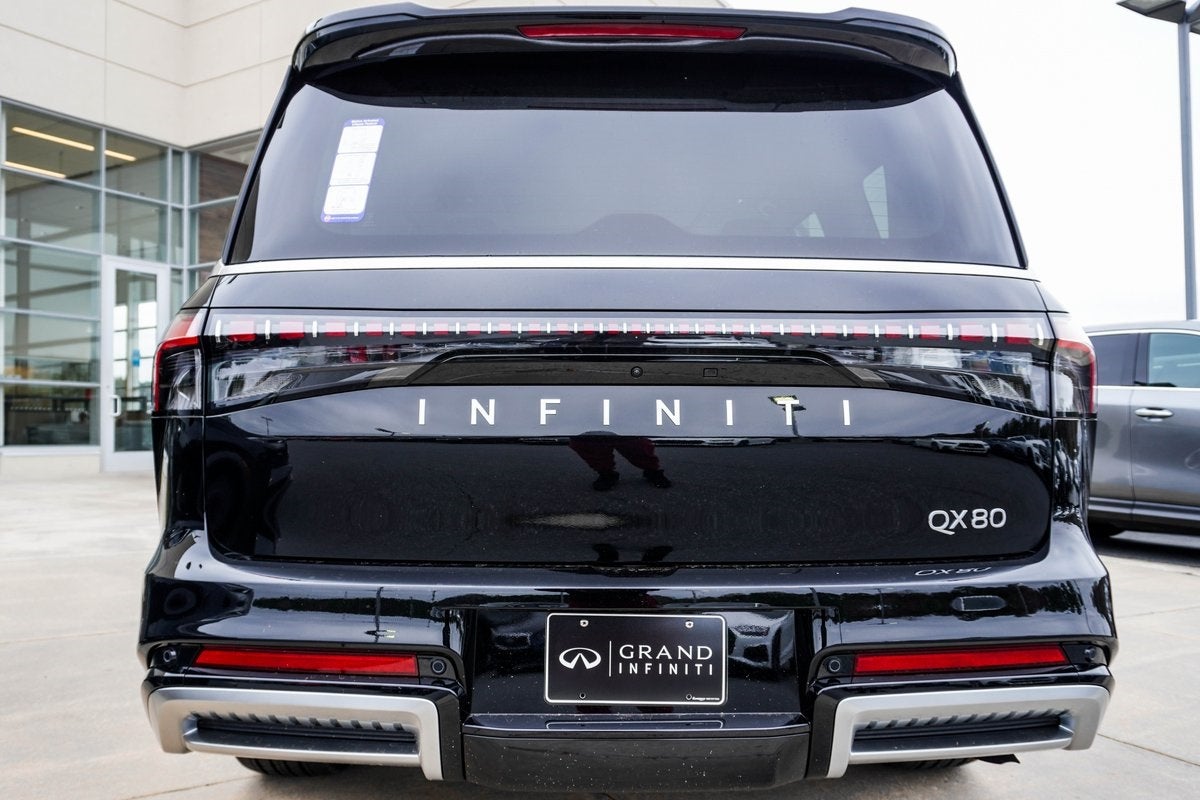 2026 INFINITI QX80 LUXE
